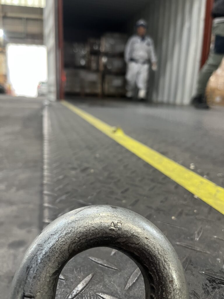 シャックルの画像